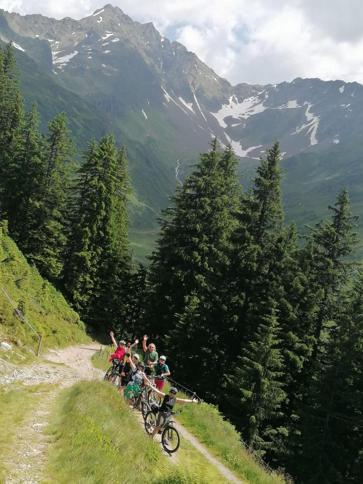 Haus Aelpele Apartman Klosterle am Arlberg Kültér fotó